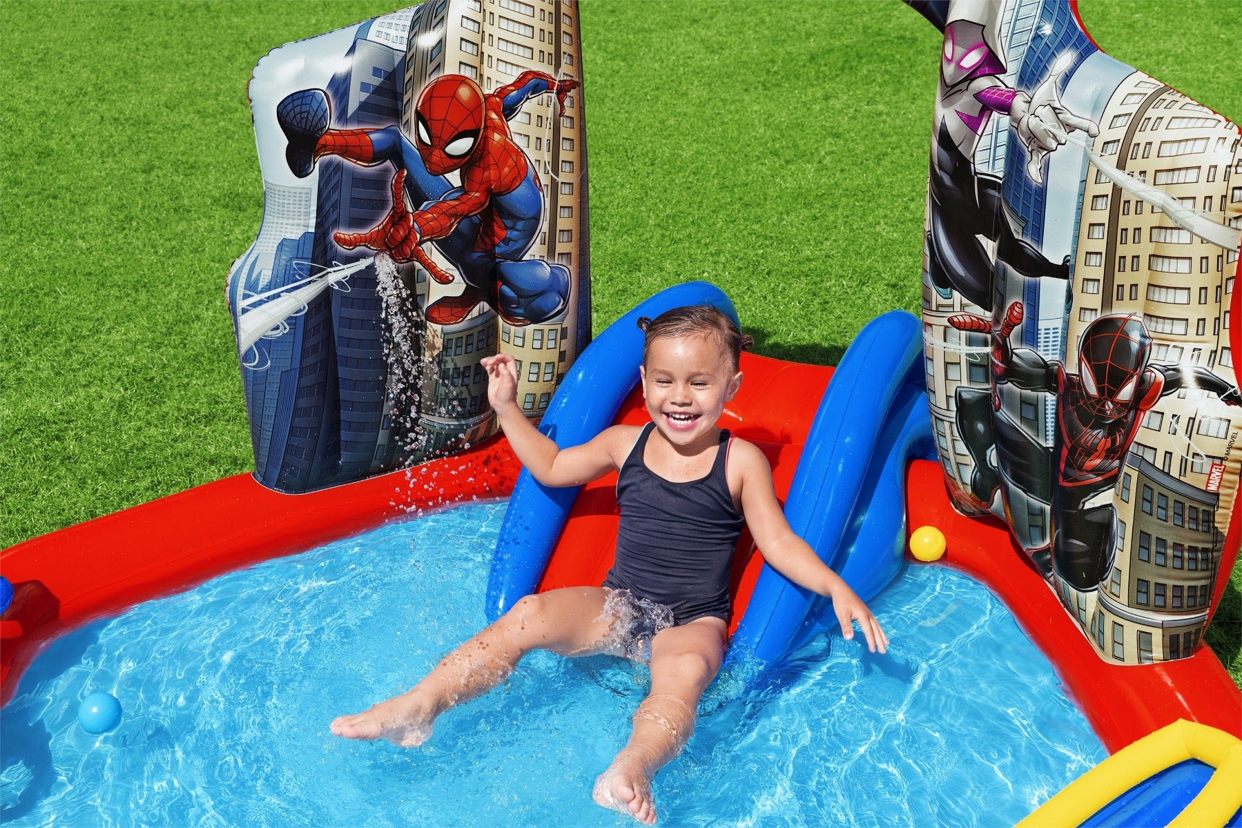 Marvel Spiderman Inflatable Paddling Pool with Play Centre