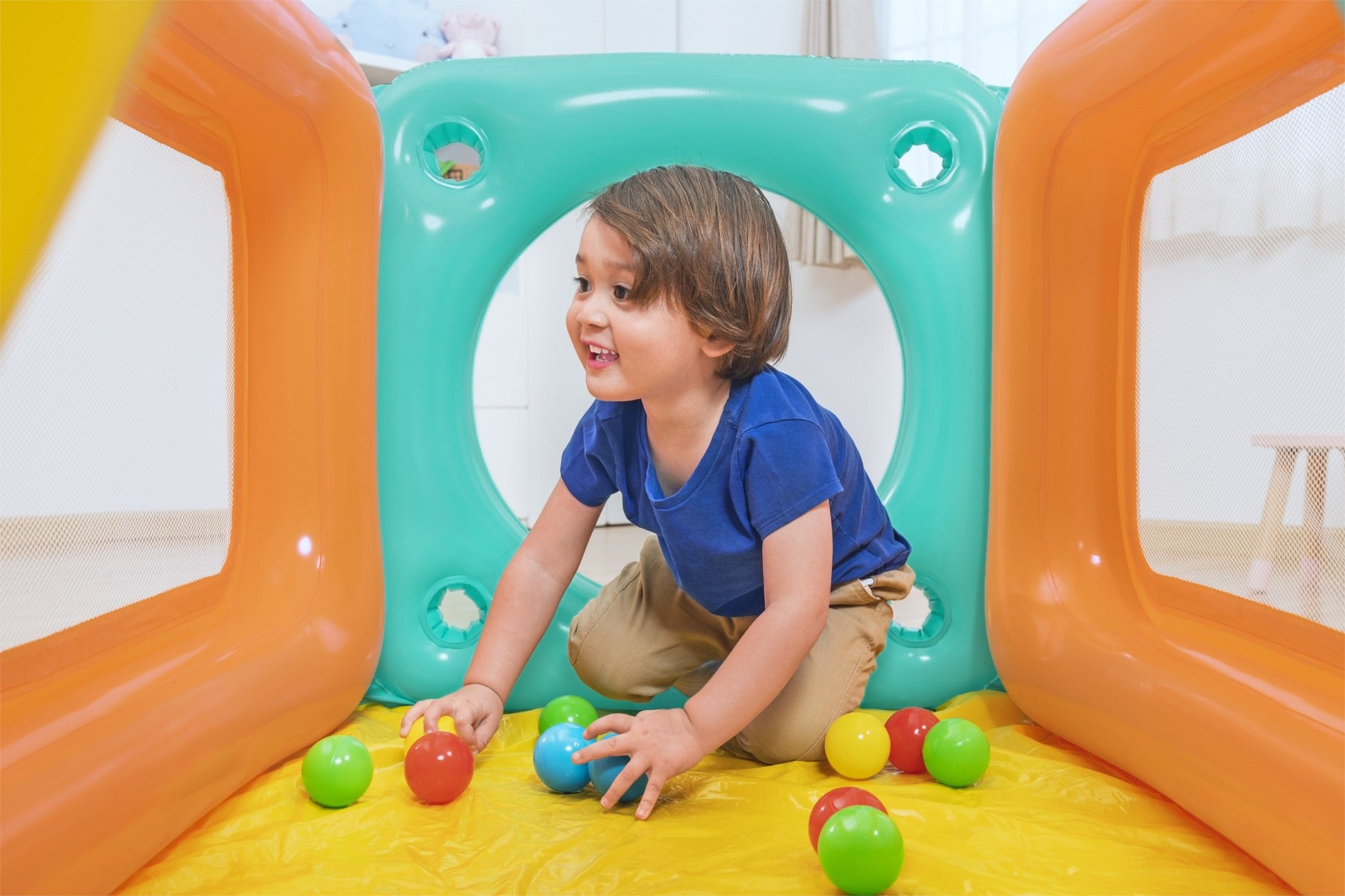 Kids Tunneltopia Inflatable Ball Pit, with 25 Balls